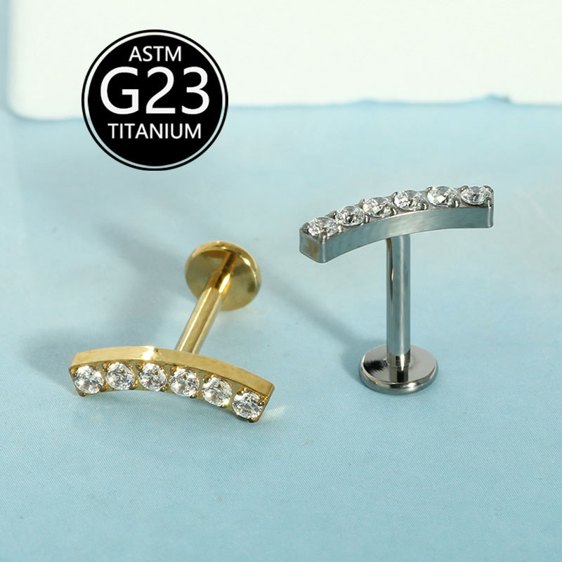 16G labret stud size and finish detail