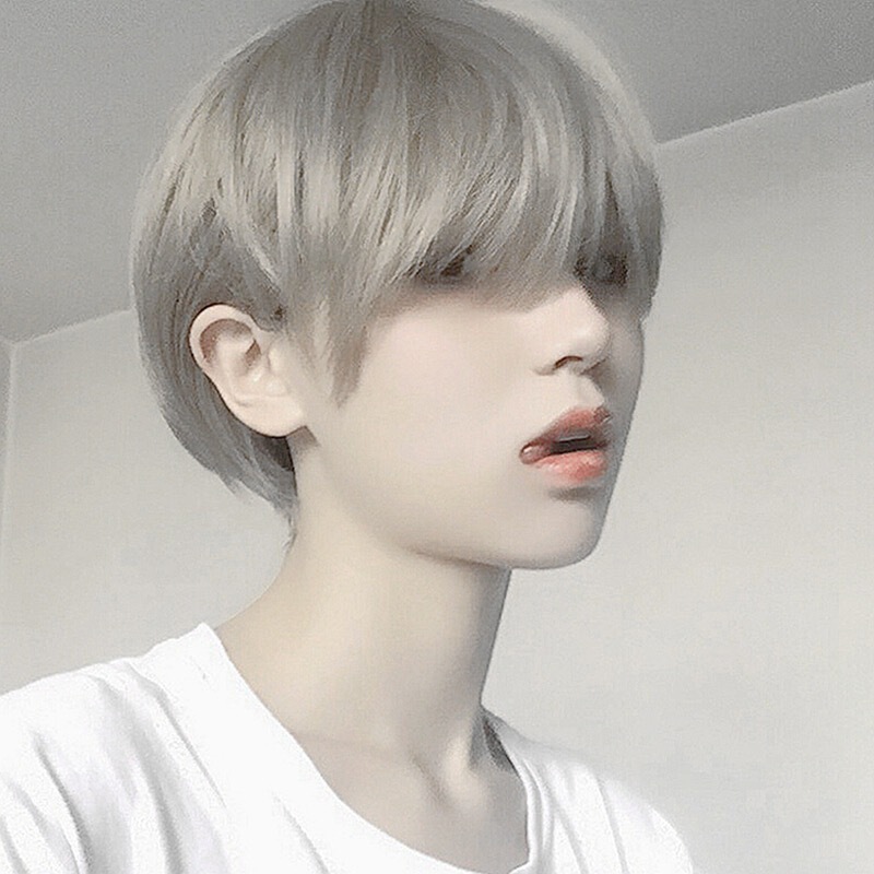 Two-dimensional anime cosplay fake hair men's fake Zhengtai blonde wig women's tomboy oblique bangs short hair set Two-dimensional anime cosplay fake hair men's fake Zhengtai blonde wig women's tomboy oblique bangs short hair set