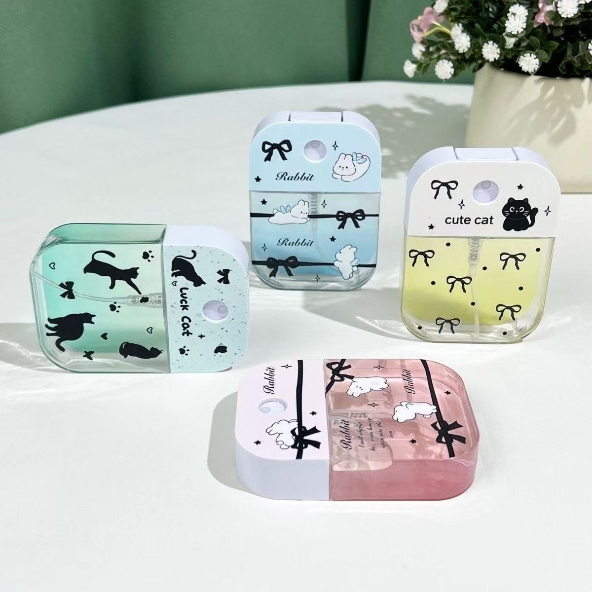 蝴蝶结兔兔ins方形喷雾瓶便携式液体分装学生喷雾瓶空瓶旅行必备