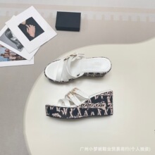 D�ϼҺ��2026�¿���Ƥ���߸������_��ЬŮ�r���⴩��כ���Ь