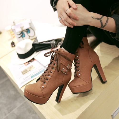 Elegant Western-style cross-band martens boots, short boots with high heels for women, waterproof platform, belt buckle detail, low-top women's boots