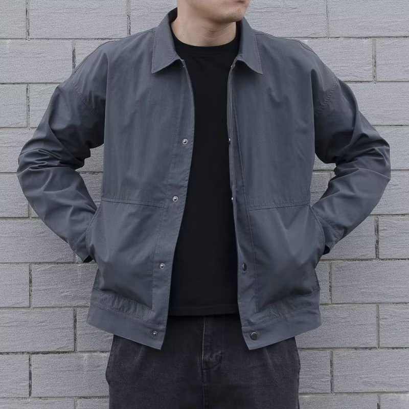 2026 Spring/Summer New Men's Stand Collar Jacket, Fashionable Hong Kong Style with Metal Decoration, Men's Outerwear, New Spring Collection 2026 Spring/Summer New Men's Stand Collar Jacket, Fashionable Hong Kong Style with Metal Decoration, Men's Outerwear, New Spring Collection