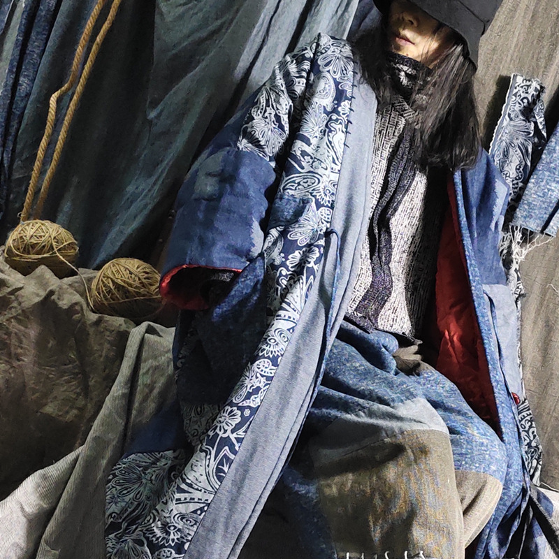 オリジナルの文芸復古気質秋冬スタイルの布を合わせてゆったりとした手の糸で個性的なカーディガンの綿の服を刺繍します。