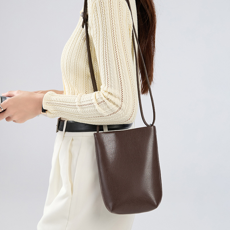Genuine Leather Women's Phone Bag 2025 Summer New Retro Shoulder Crossbody Bag Luxury Bucket Bag Small Commuter Bag
