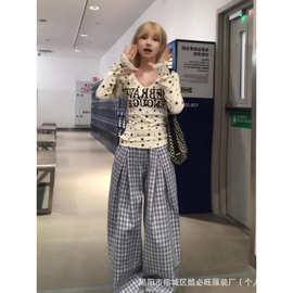 美式辣妹满印星星收腰V领长袖T恤女秋季修身显瘦短款打底衫上衣