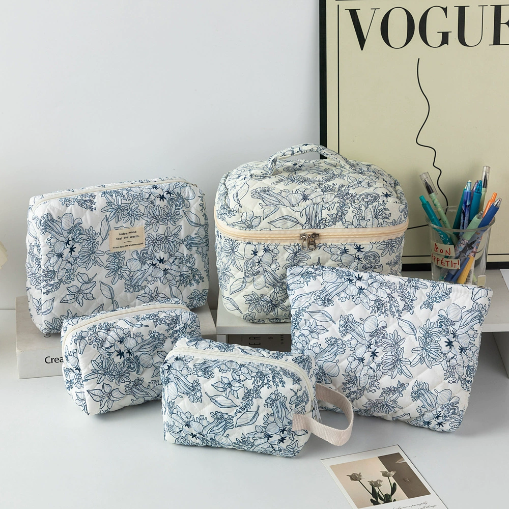 2024 Свежая и милая хлопковая косметичка Niche Портативная сумка для хранения туалетных принадлежностей Floral Ins Cute Box Bag Case.