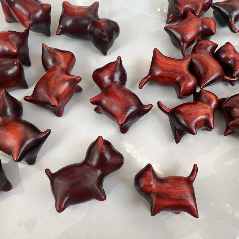 Red sandalwood DIY puppy creative red sandalwood kitten cute cute simple small milk dog creative ornaments gift for men and women
