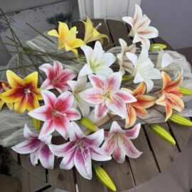 无叶3头百合仿真花3d立体家居客厅摆件花婚庆婚礼拍摄道具装饰花