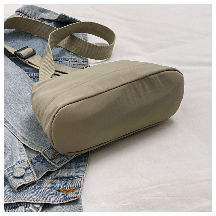 Kvinnors stor kapacitet, enfärgad, axelavancerad och minimalistisk, crossbody-väska för kvinnor, handväska i canvas, mobil_voghion.com