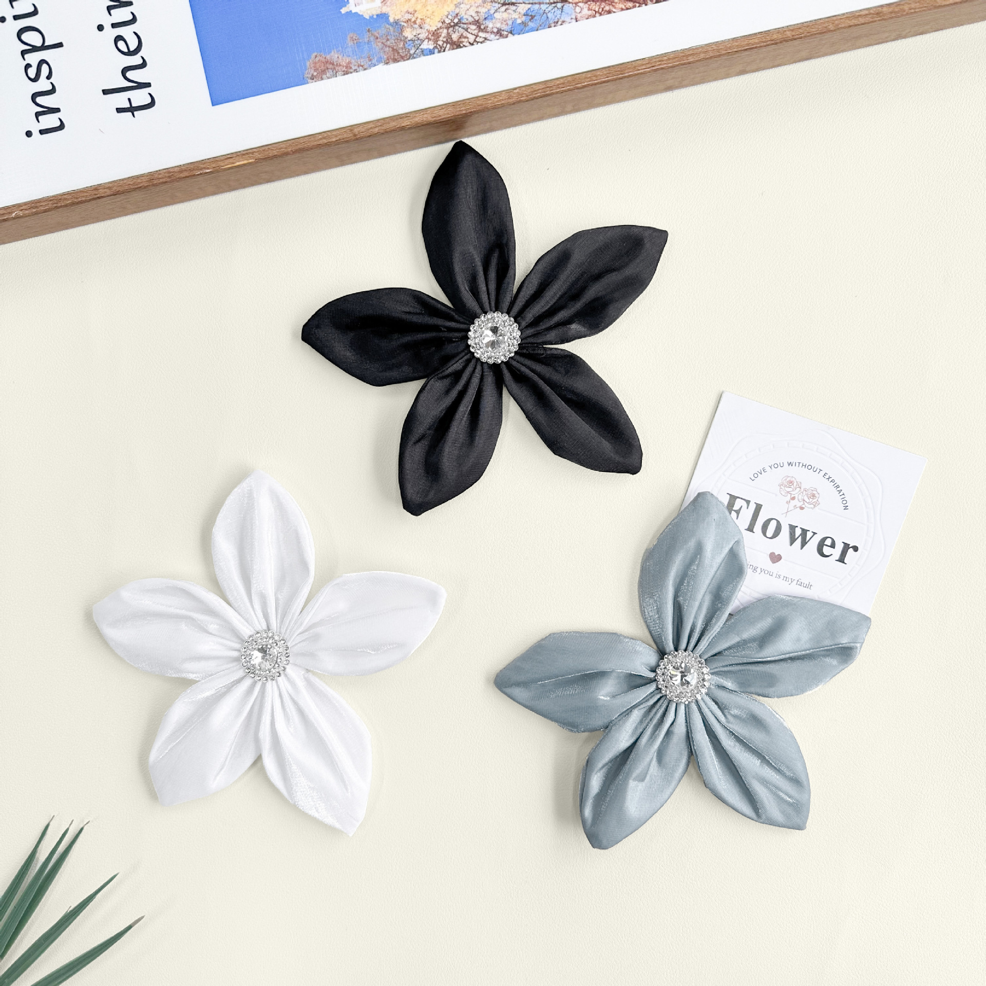 Nuevos accesorios de tela de diamante multiangular 14cm accesorios de flores de perlas cosidas a mano accesorios de ropa para niños