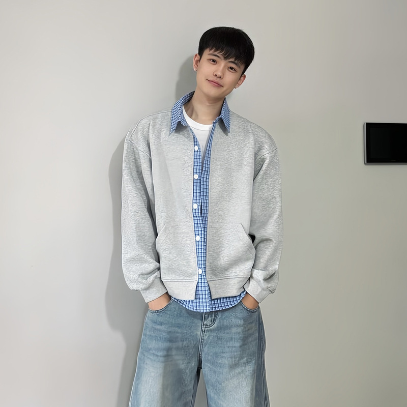Fake Two-Piece Shirt Collar Sweatshirt for Men, New Trendy Spring and Autumn Style, Loose Fit with a Stylish Turn-Down Collar Design, Detachable Jacket Fake Two-Piece Shirt Collar Sweatshirt for Men, New Trendy Spring and Autumn Style, Loose Fit with a Stylish Turn-Down Collar Design, Detachable Jacket