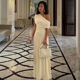 连衣裙;吊带背心;时尚休闲套装