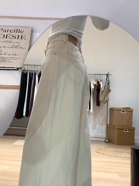 White loose straight jeans