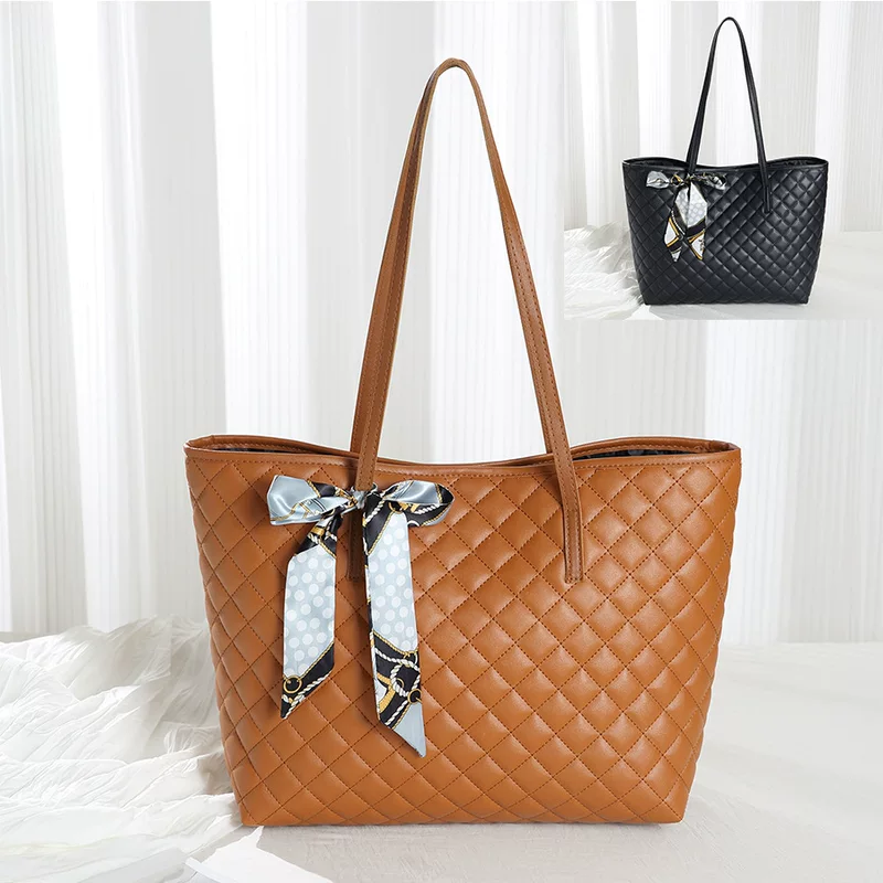 Capacious one-shoulder bag for leisure, 2025 years