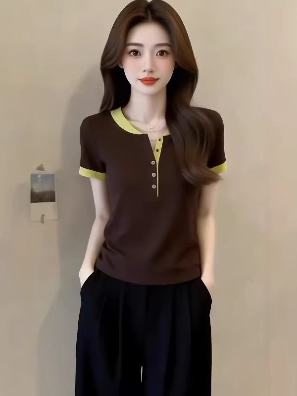 Áo thun nữ cổ bán mở phối màu thanh lịch, dáng suông tay ngắn — Màu ảnh