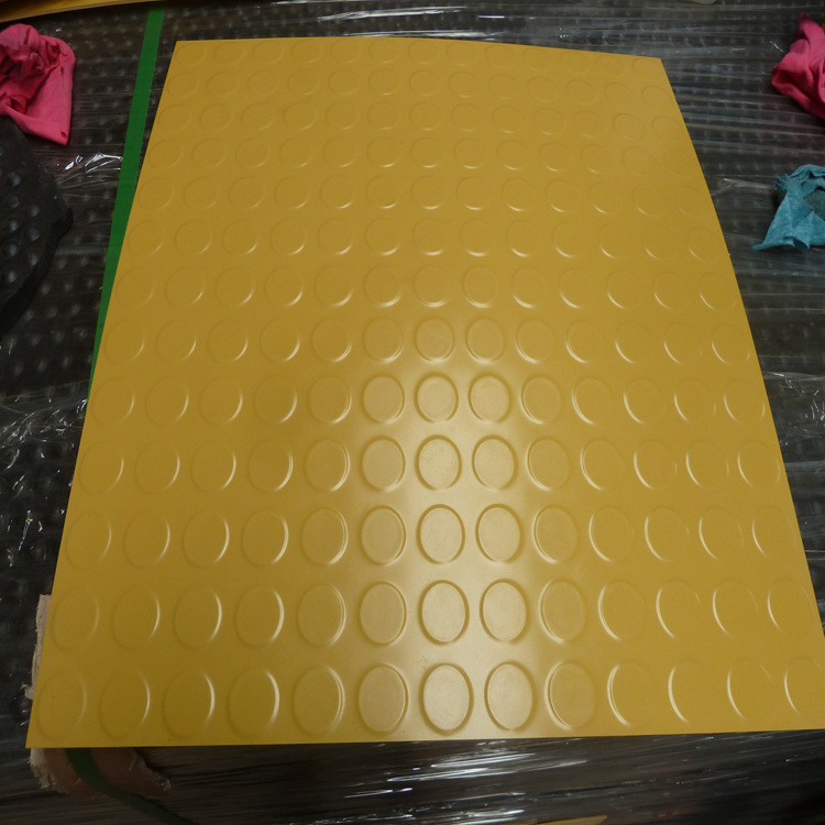 防滑橡胶垫 彩色橡胶天桥板  游泳池 候车厅防滑垫 雪地防滑垫