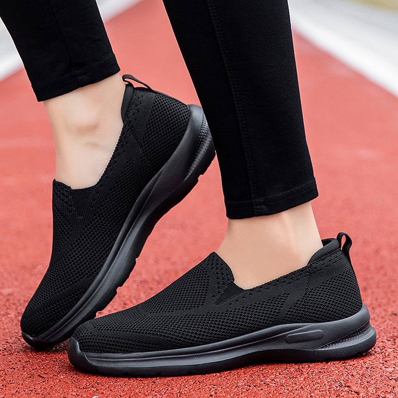 Spring Slip-On Fly-Knit Mesh Shoes for the Elderly, Slip-On Mom Shoes, Large Size Men's and Women's Shoes, Couple Style Walking Shoes Wholesale