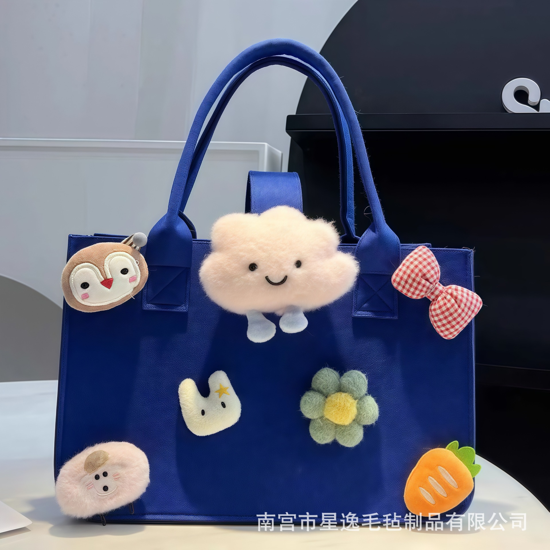 진한 파란색 인형 모델, 30*20*18