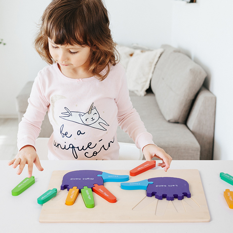 Los niños de Palma y pie rompecabezas cognitivo kindergarten forma educativa color digital cognitiva juguetes de madera