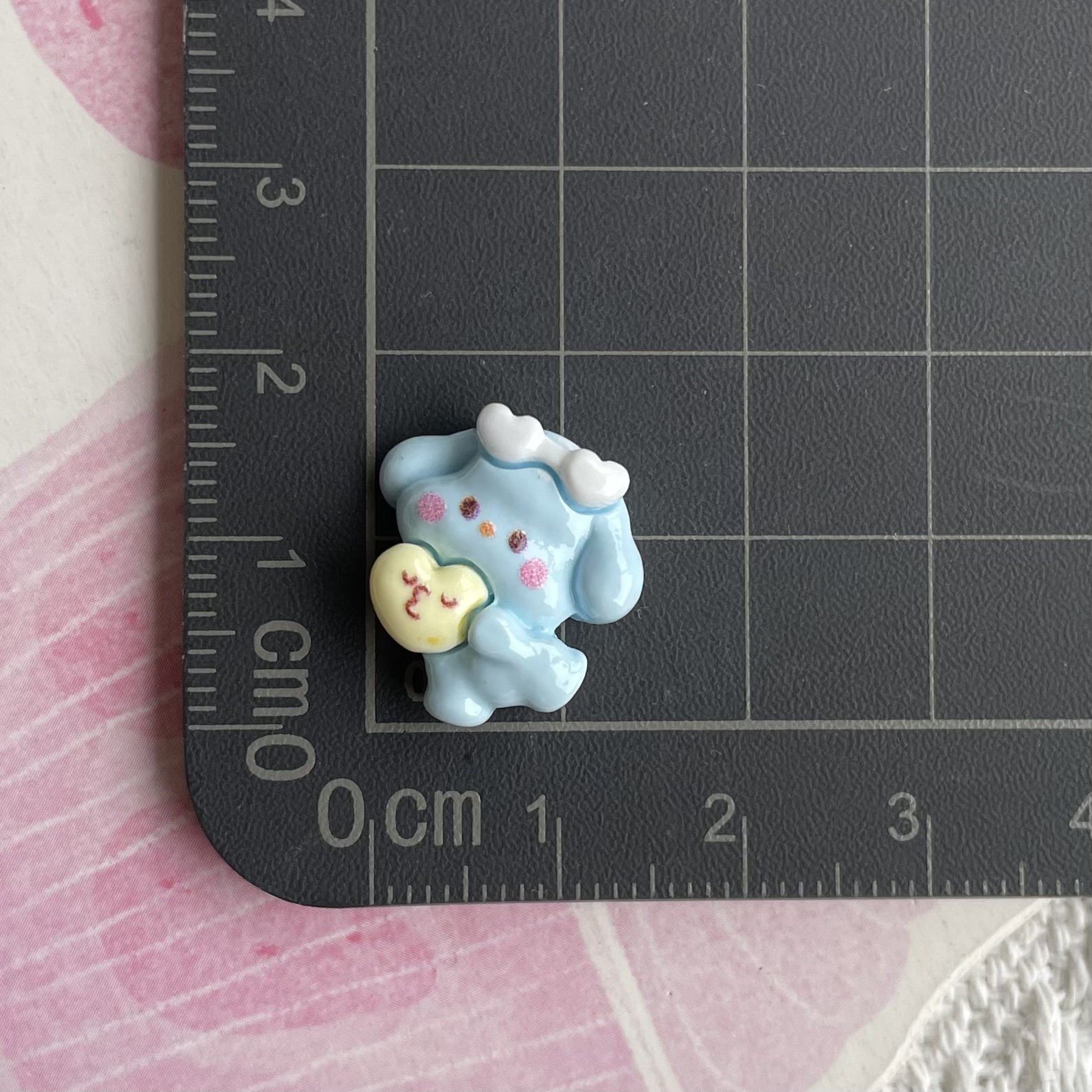 小さいサイズの動物の樹脂の部品の猫のウサギの恐竜の熊の装飾の材料のヘアピンの携帯のケースの靴の装飾のアクセサリ