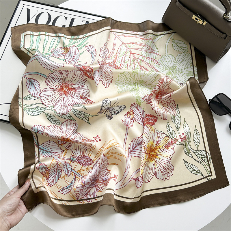 白黒の幾何学のストライプの韓国版の百合のシルクのスカーフの桑のシルクのスカーフの女性の春夏のファッションの薄いタイプのスカーフの贈り物