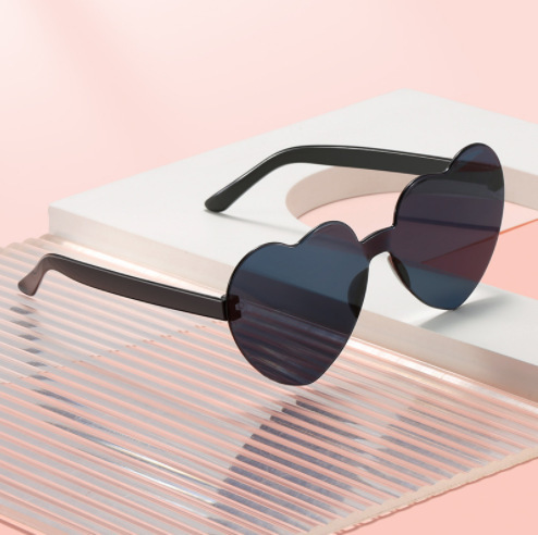 Jelly Heart Sunglasses Women's Frameless One-piece Marine Sunglasses Love Glasses Cute Funny Sunglasses Wholesale
