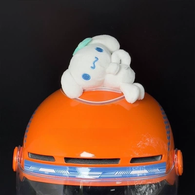 helmet doll in a lying pose, Motosiklet dəbilqələri - plush-toy-cinnamoroll
