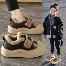 女童鞋子秋冬新款儿童雪地靴防踢保暖加绒时尚魔术贴软底休闲靴