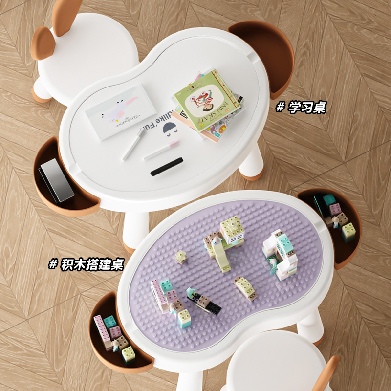 積み木の子供の机の椅子の背もたれのプラスチックは幼稚園の腰掛けを厚くして勉強します。|undefined
