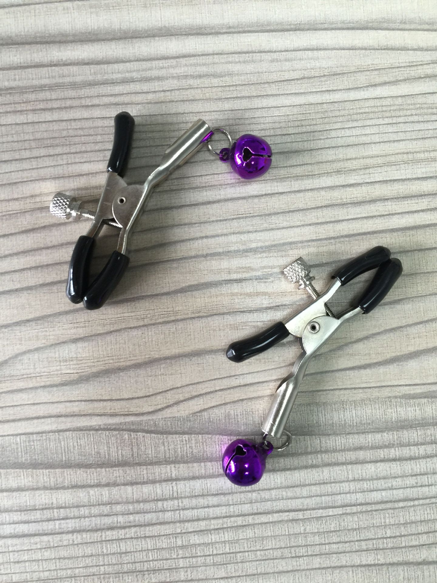 Plum Red Double Bells 2-Piece Set, Metal and Soft Silicone Anal Bells — detail image 3