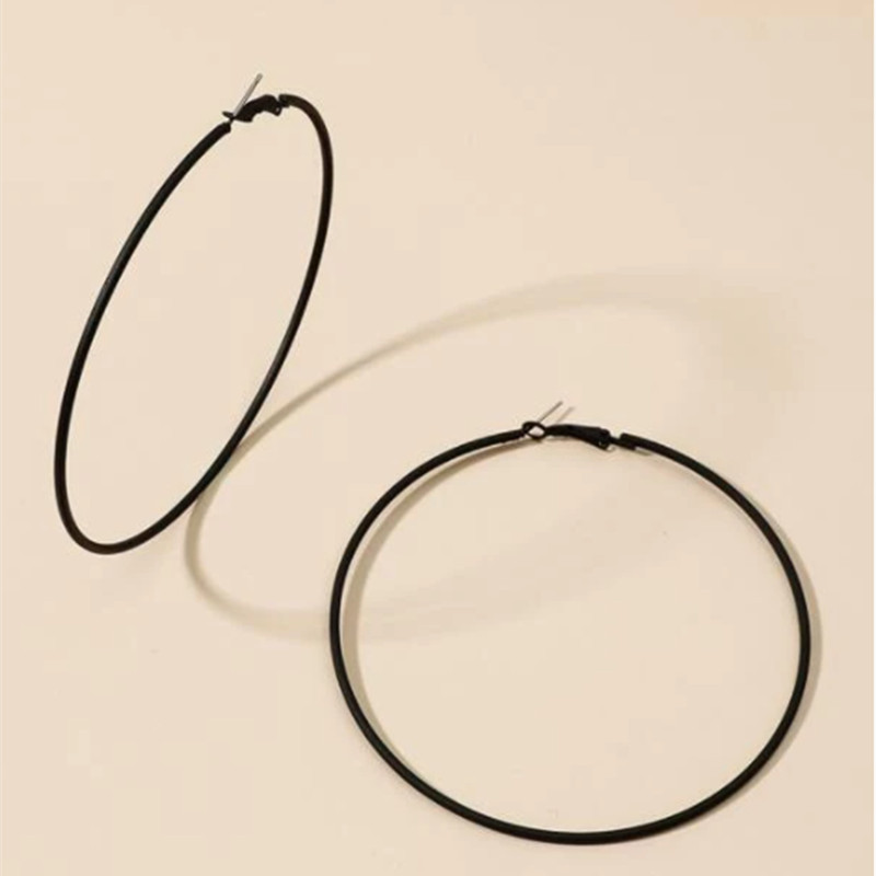 Simple Black Thin Circle Earrings Wholesale Nihaojewelry display picture 2