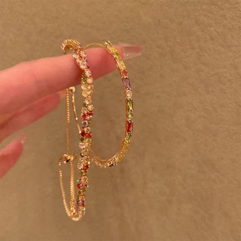 Pulsera de giro cruzado de circón de color, pulsera de lujo ligero para mujer, nueva moda de nicho, joyería de todo fósforo para viajeros