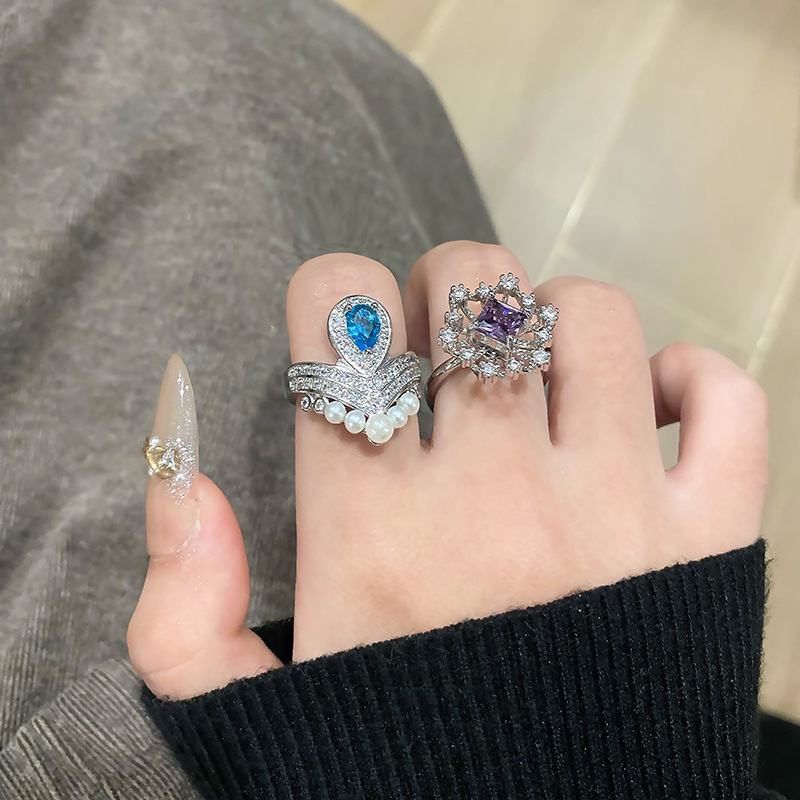 時尚輕奢微鑲鋯石雪花戒指可旋轉小眾設計珍珠海藍寶皇冠疊戴指環