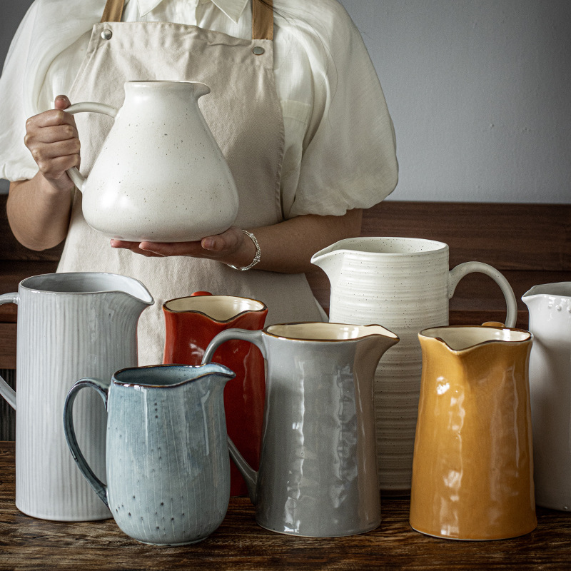 Muchos usos Colección de botellas de agua Olla para el hogar Botella de agua fría de gran capacidad Venta al por mayor Decoración de flores de cerámica retro Olla de mano