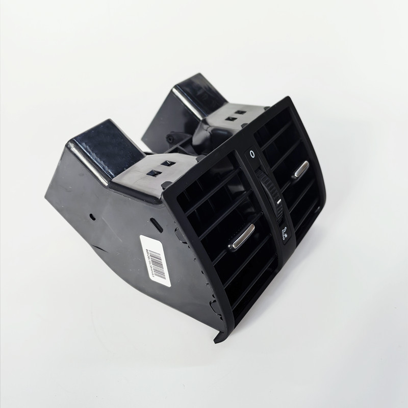 New and old Touran rear air outlet armrest box rear seat middle air conditioning rear air outlet 1TD819203
