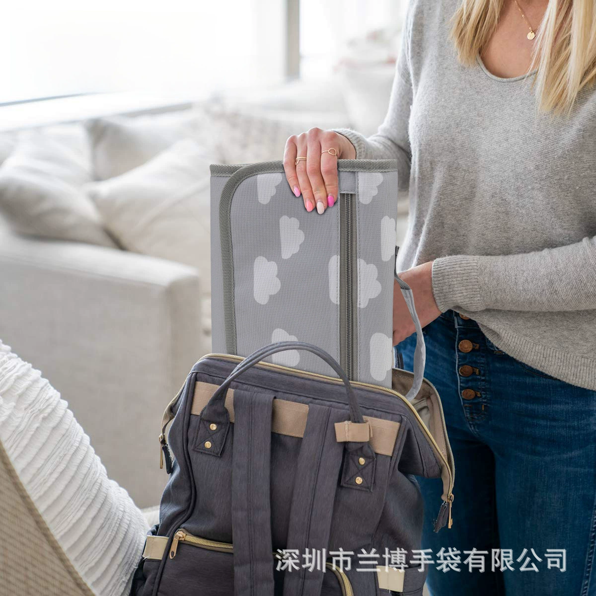 Children's foldable handheld waterproof diaper table for mother and baby, (Cross-border trading)