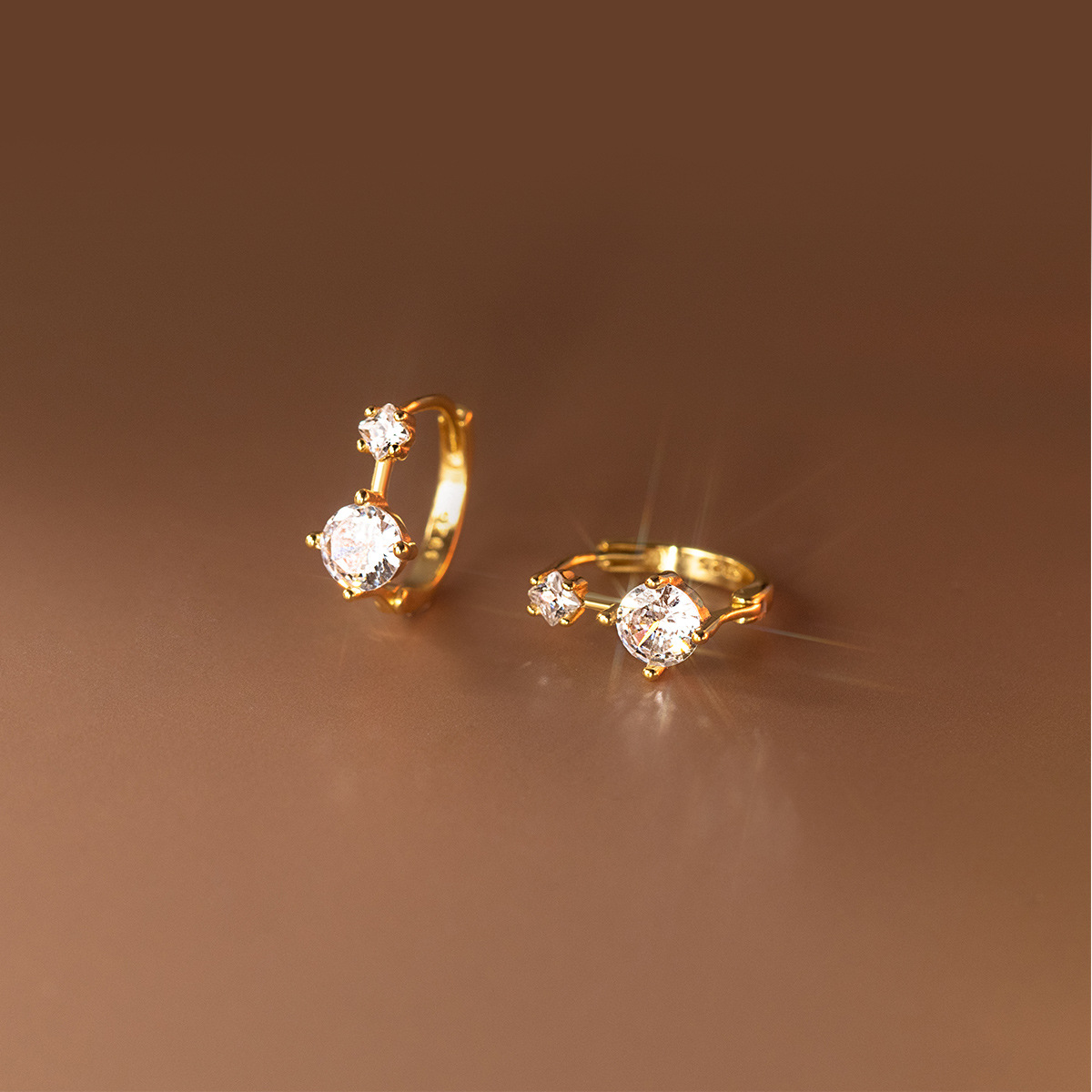 S925 plata esterlina diamantes anillo de pendientes femeninas estilo gótico japonés y coreano de alto nivel sensación irregular transmisión en vivo pendientes M01319