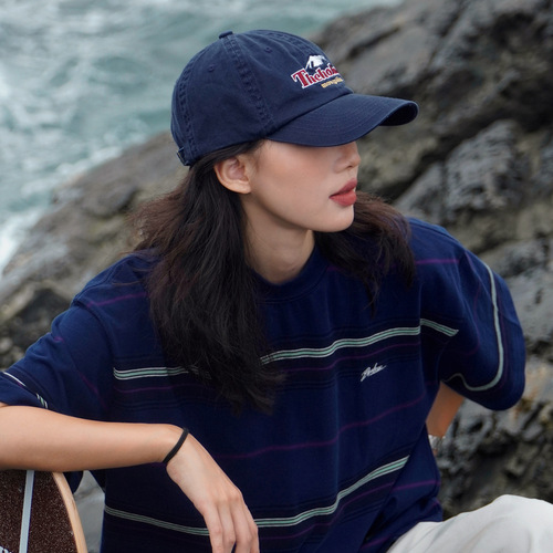 Japanese embroidered letters maroon duck cap showing face small summer sun protection hat women's baseball cap couple summer