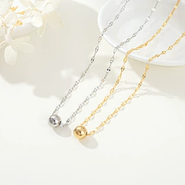 项链;耳钉;脚饰