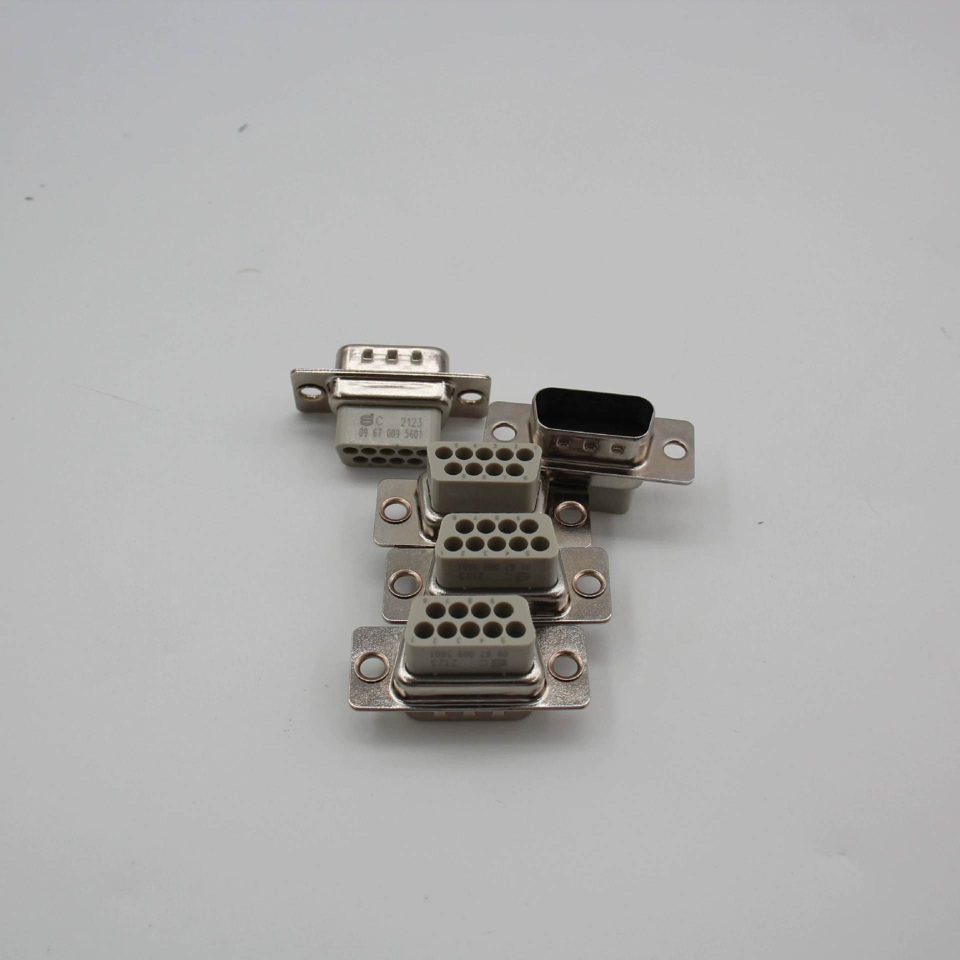 Кабельный разъем HARTING, сигнальный штекер 09330162701 HARTING HARTING