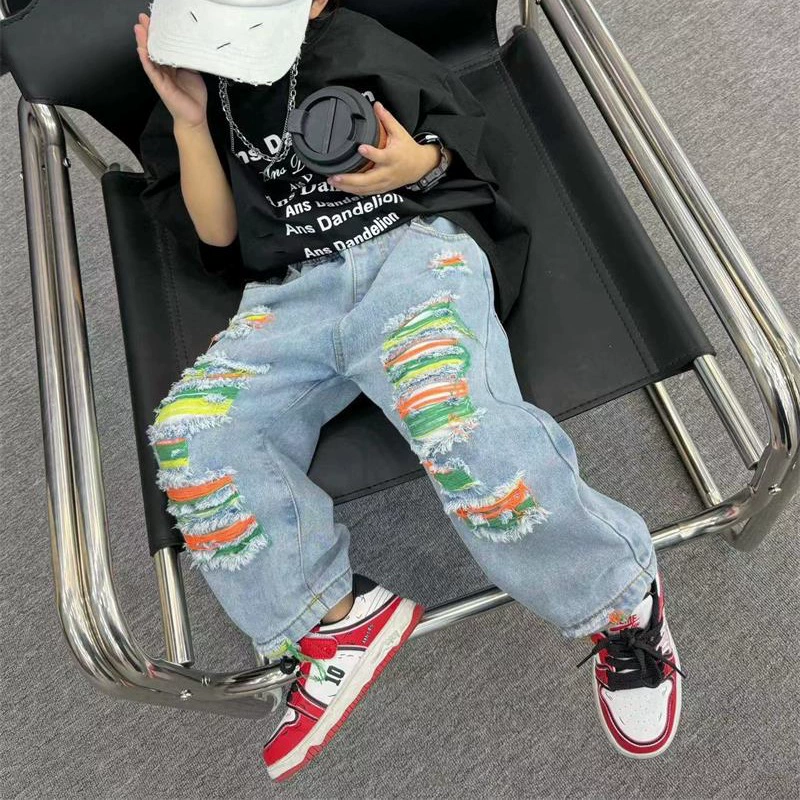 Children 2024 Spring new straight jeans Small and young children wearing broken holes, cooler fried street beggar pants 3138