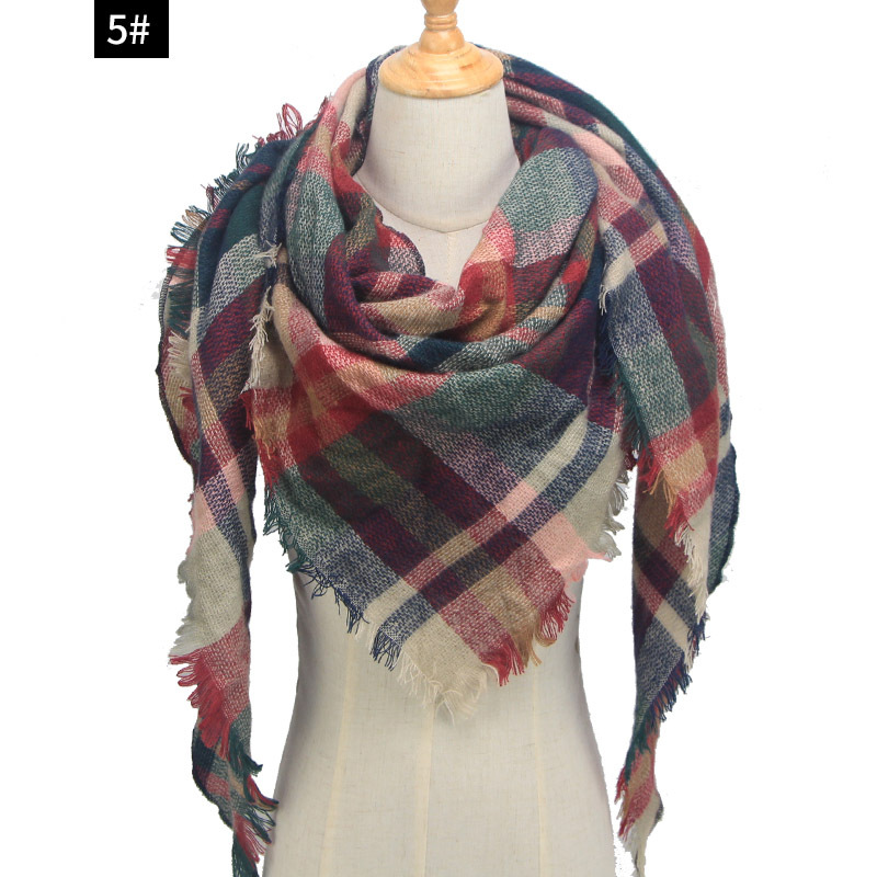 Bufanda triangular a cuadros clásica de cachemira para mujer, versátil para otoño/invierno, cálida, estilo coreano, en stock, venta al por mayor