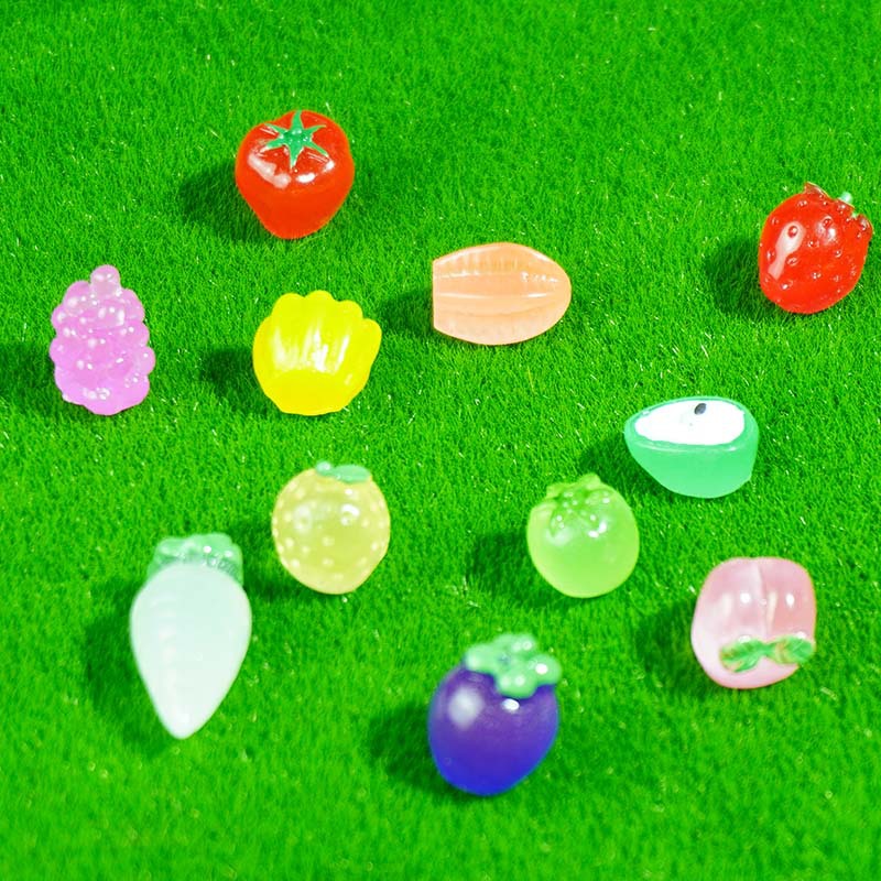 Fresa de fruta luminosa modelo de uva bricolaje hecho a mano decoración de vegetales simulación mini mini resina de juego de comida en miniatura
