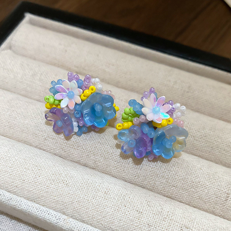 Pendientes de flores de color dopamina Pendientes dulces y frescos de primavera y verano Pendientes pequeños y elegantes de alta gama para mujer