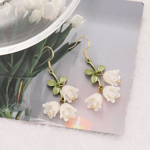 Forest style lily of the valley flower cluster ear clips, summer tulip earrings, sweet retro small fresh earrings, screw ear clips