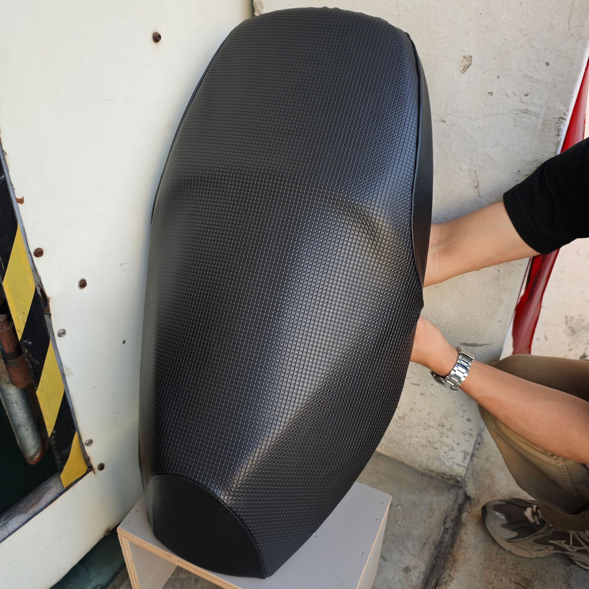 Suitable for Haojue Motorcycle Yudrill 125T Cushion Cover Sunscreen Waterproof Cooling Thickened Leather Rainproof Hot Seat Cover