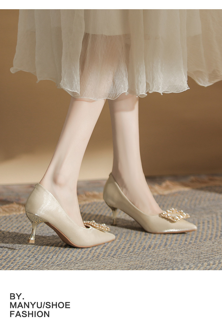 Giày cưới cao gót satin đỏ rượu khóa vuông ngọc trai — Màu đỏ rượu chi tiết 11