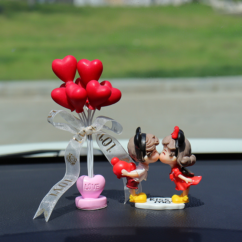 Transfronterizo nuevo coche Decoración Accesorios del coche ins estilo lindo coche pareja muñeca decoración coche suministros al por mayor
