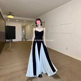 法式复古感吊带连衣裙女2026夏季新款海边度假风气质收腰长裙涤纶