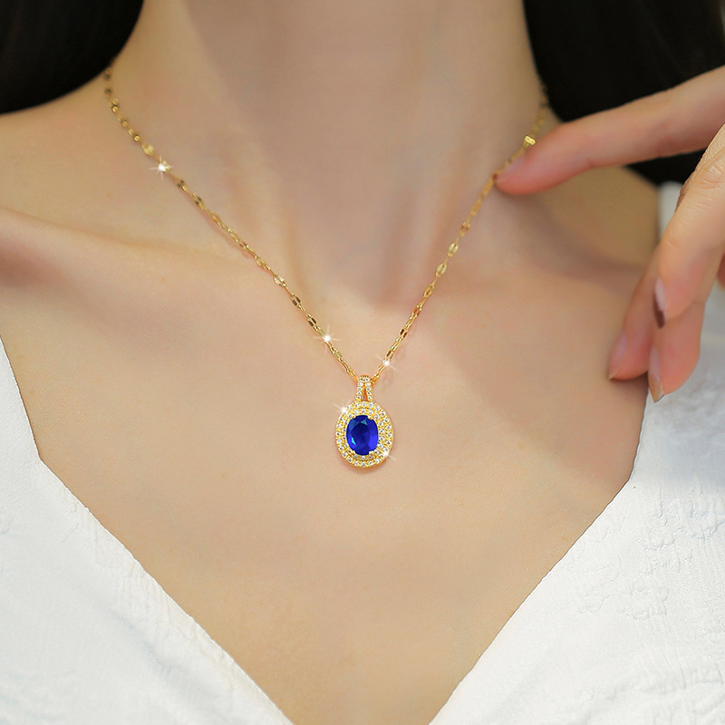 Simple Style Oval Titanium Steel Copper Inlaid Zircon Pendant Necklace 1 Piece